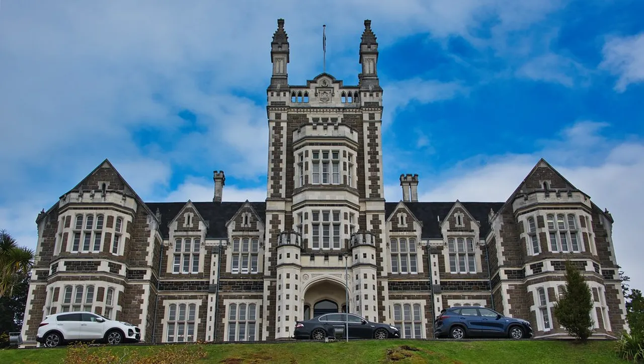 2. Auckland War Memorial Museum: A Treasure Trove of History
