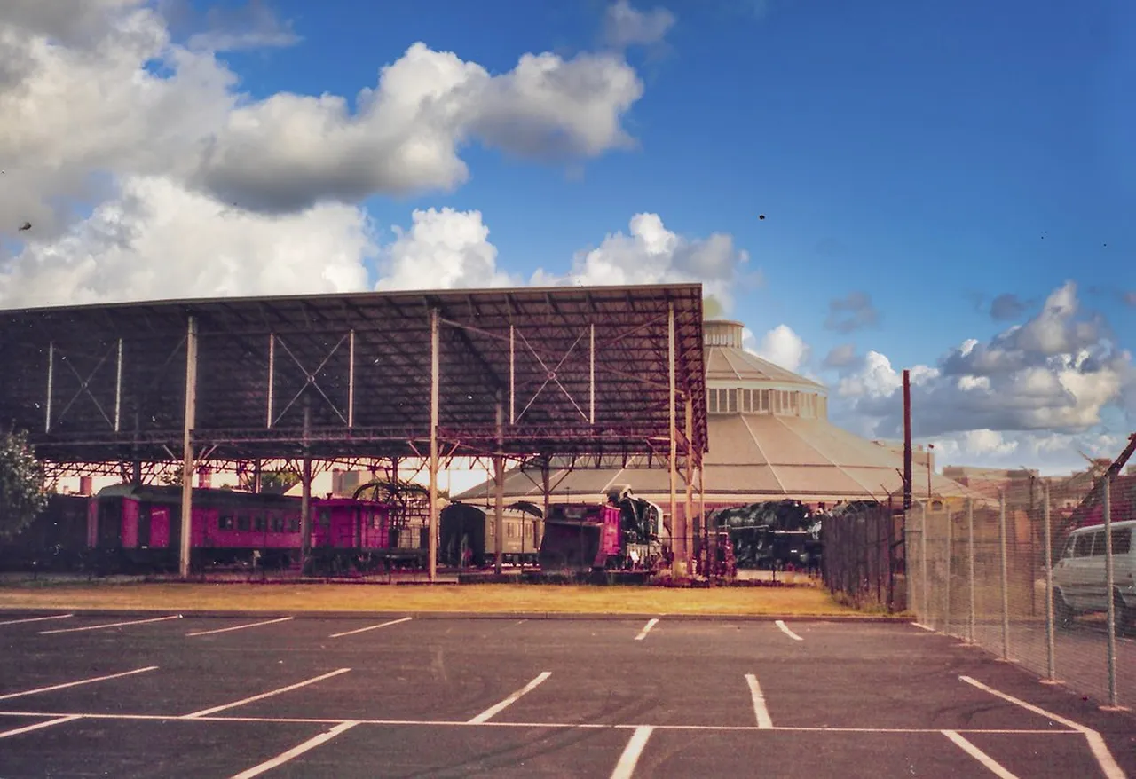 4. Stroll Through the American Visionary Art Museum: Unique Artistic Creations