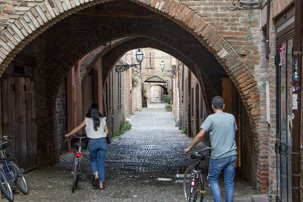 5. Discover the Basilica di San Petronio: A Marvel of Gothic Architecture