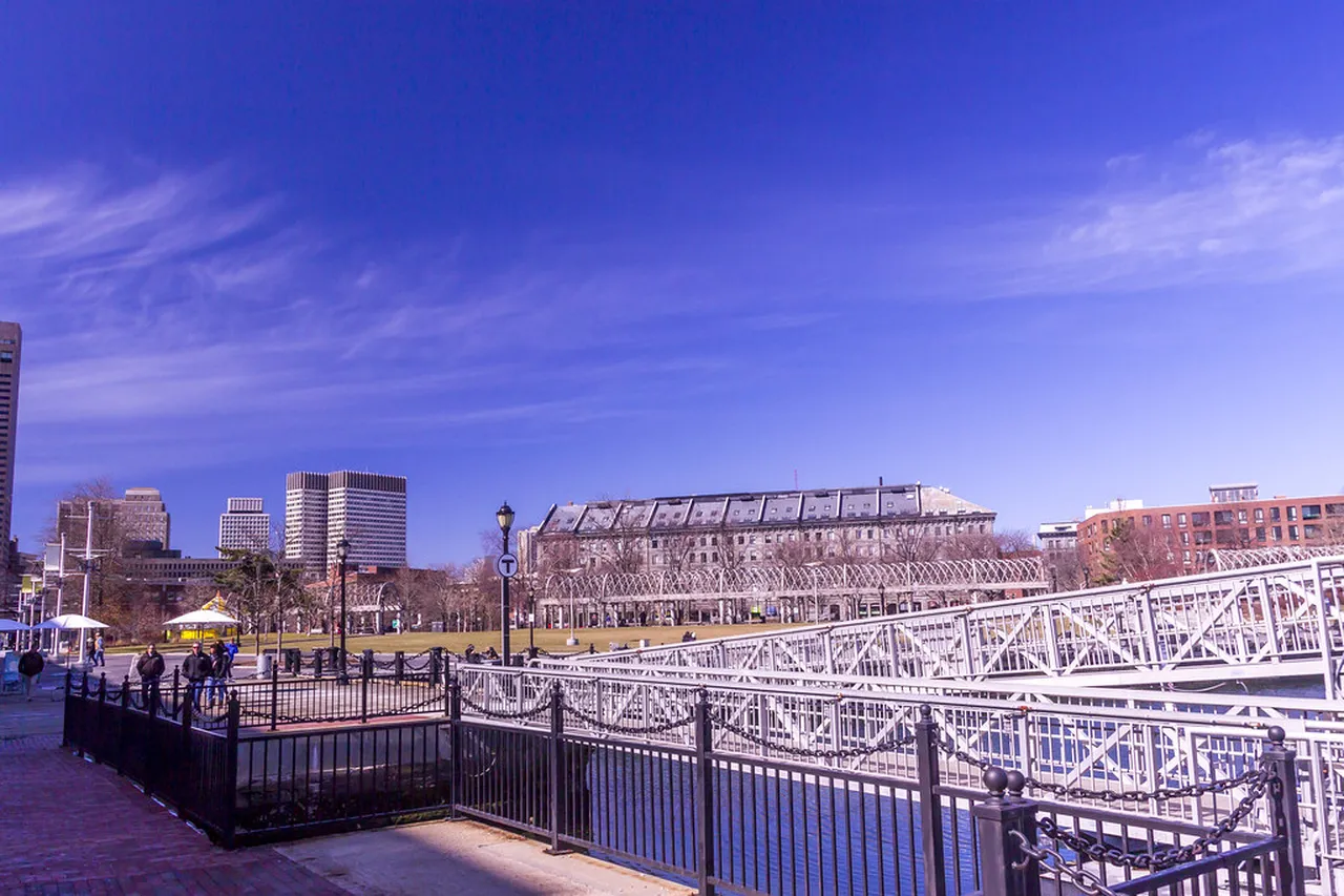 5. Experience Boston’s Culinary Scene: A Taste of Local Flavors
