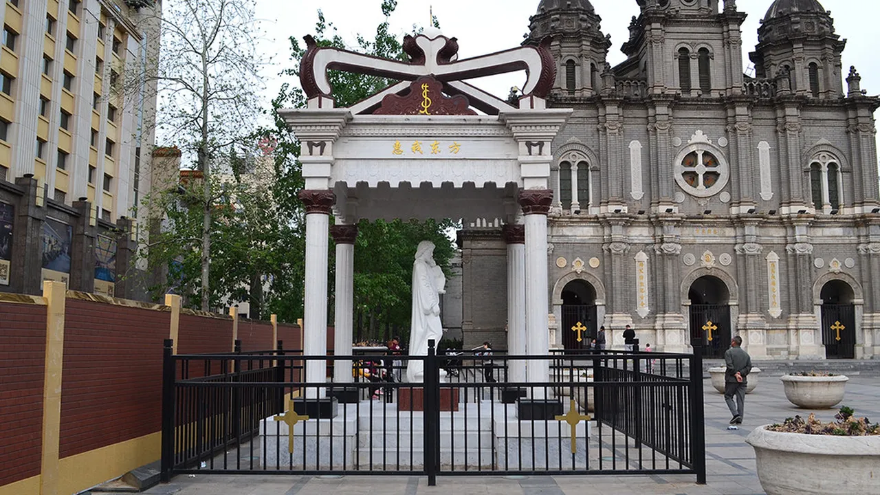 2. Explore the Australian War Memorial: A Historical Journey