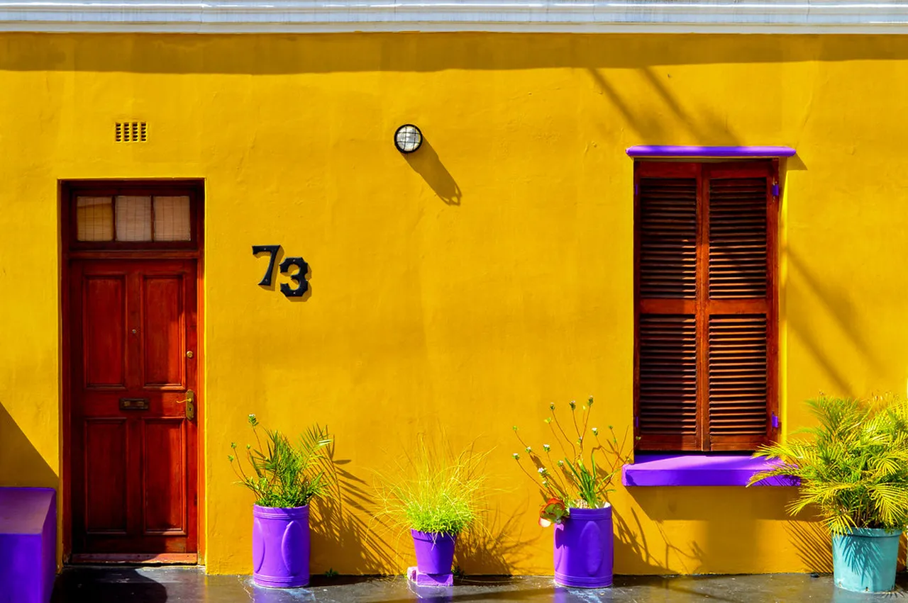 5. Explore Robben Island: A Historical Journey into Apartheid’s Past