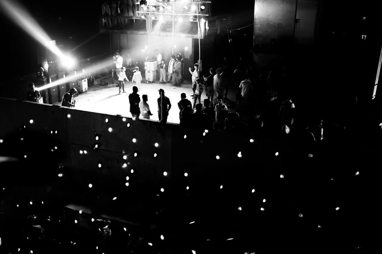 4. Dhanmondi Lake Festival: A Family-Friendly Event