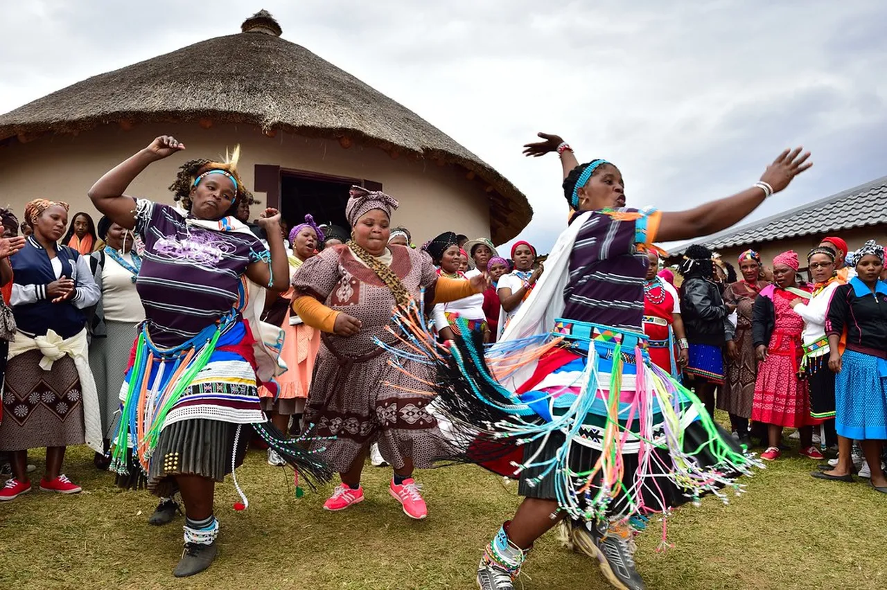 2. Discover the Colors of the Victoria Street Market: A Traditional Shopping Experience