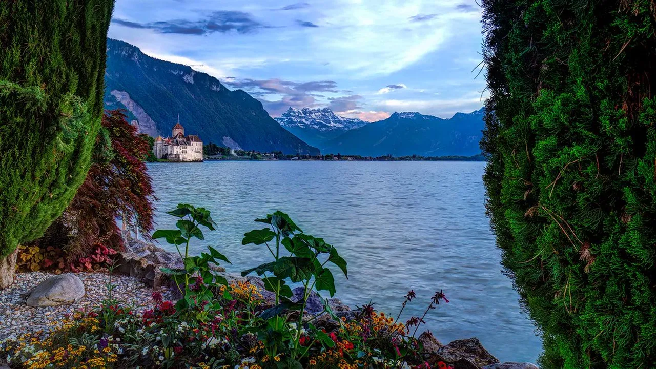 5. Stroll Along the Promenade du Lac: Scenic Waterfront Views