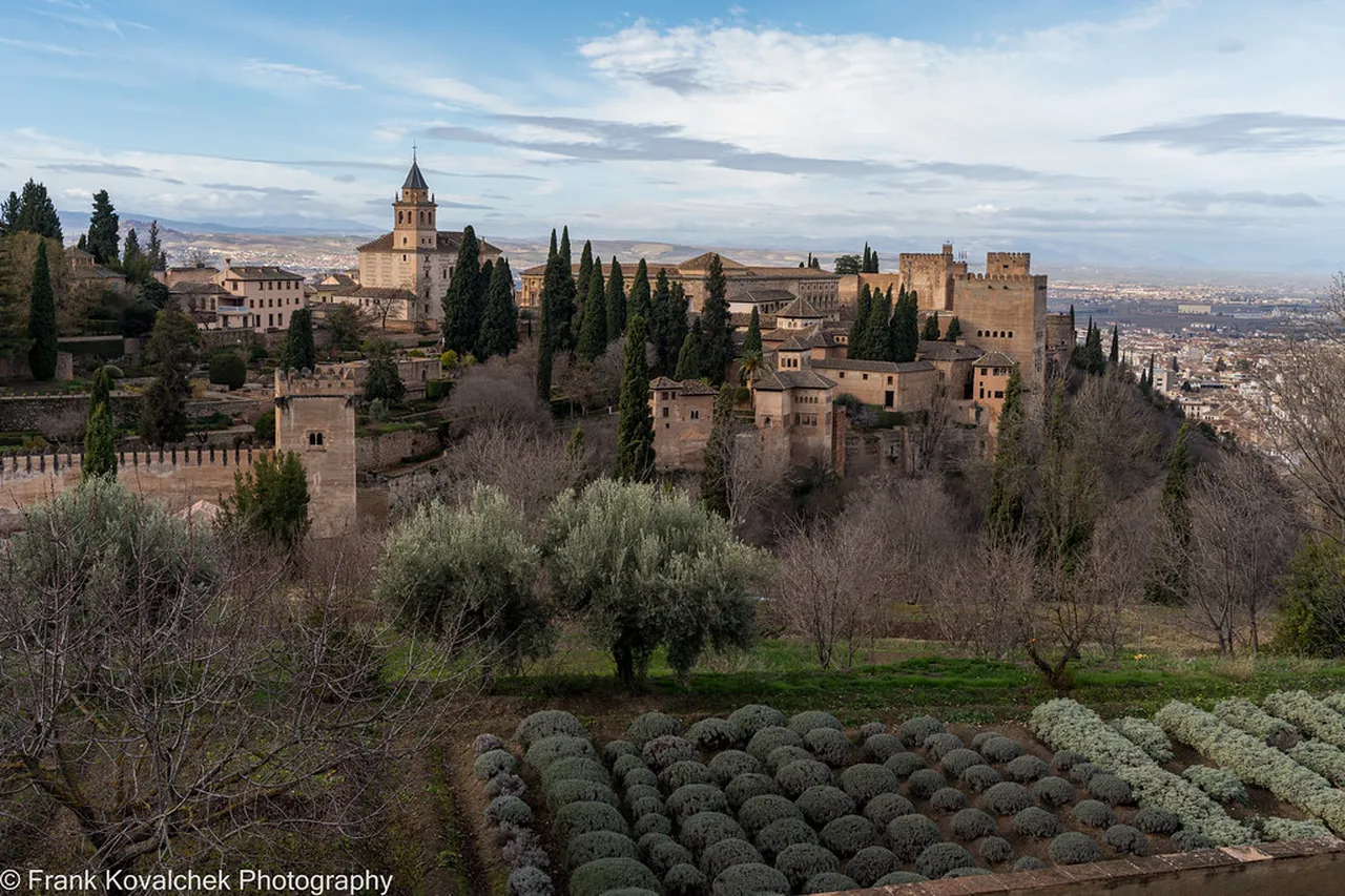 2. The Generalife: An Oasis of Serenity and Beauty