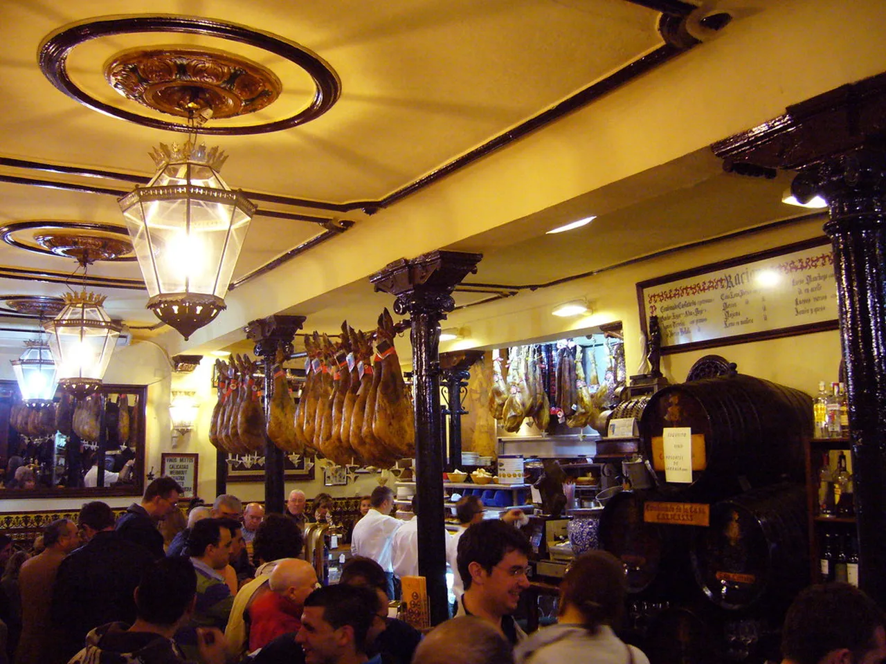 1. Sample Delicious Tapas: A Culinary Night Out in Granada