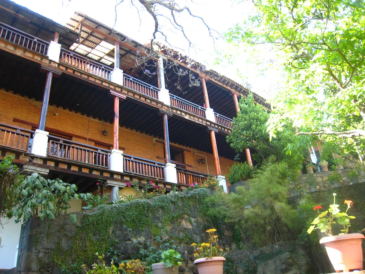 2. Experience the Vibrant Atmosphere of Tlaquepaque