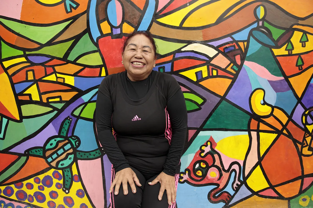 5. Unveiling the Art Scene: Must-See Galleries and Street Art in Zone 1