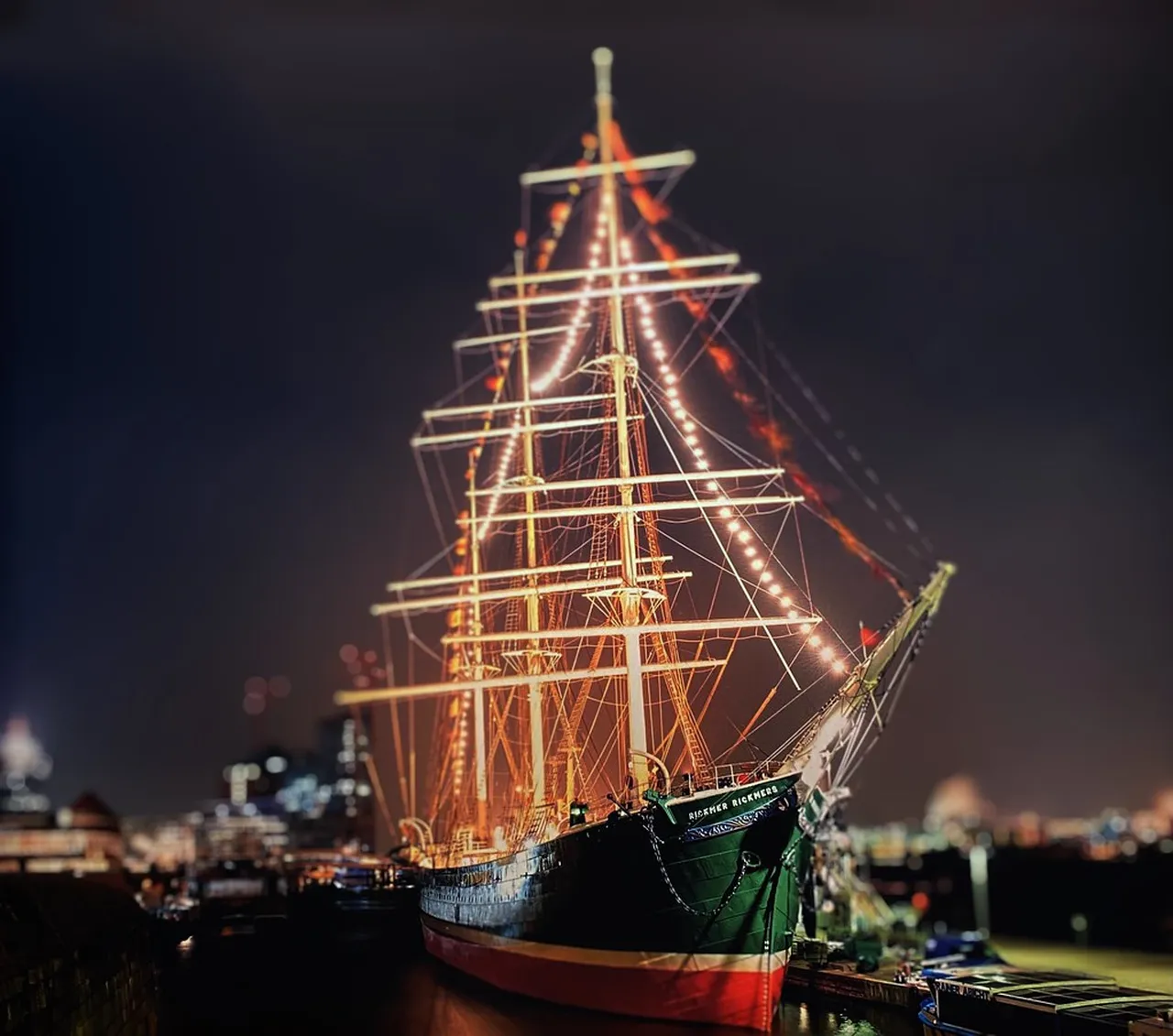 5. Unique Nighttime Activities: From Boat Tours to Night Markets