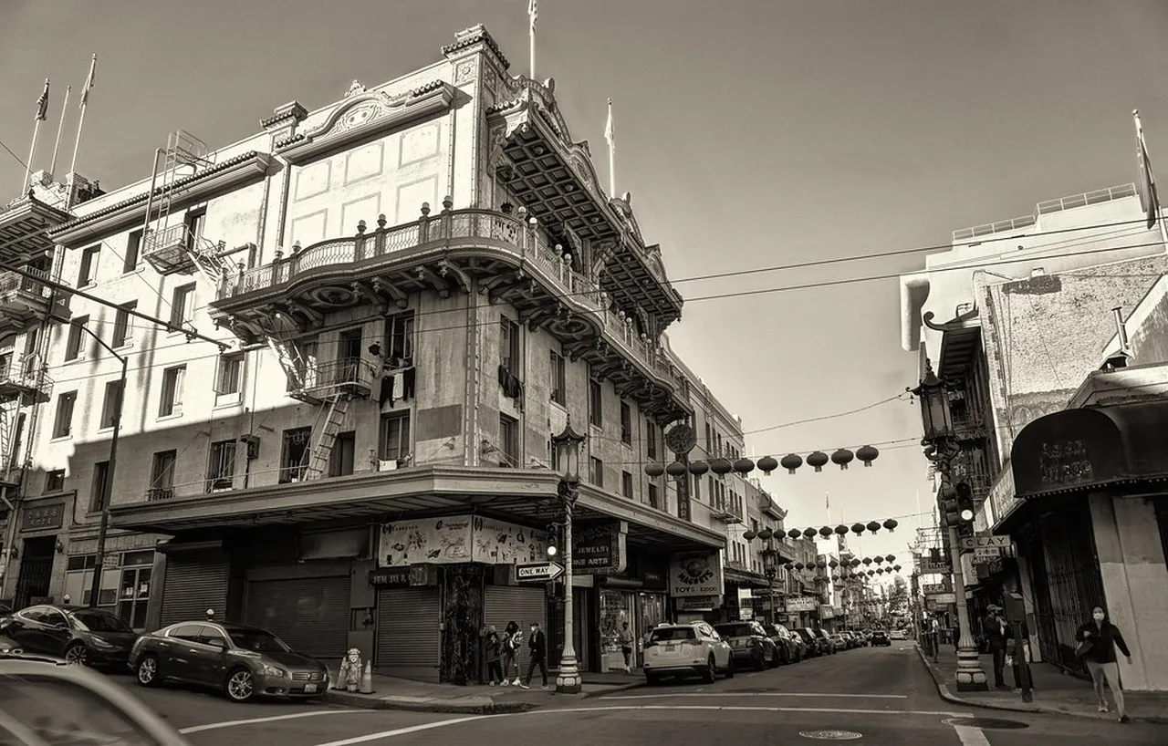 5. Visiting Museo de la Revolución: Dive into Cuban History