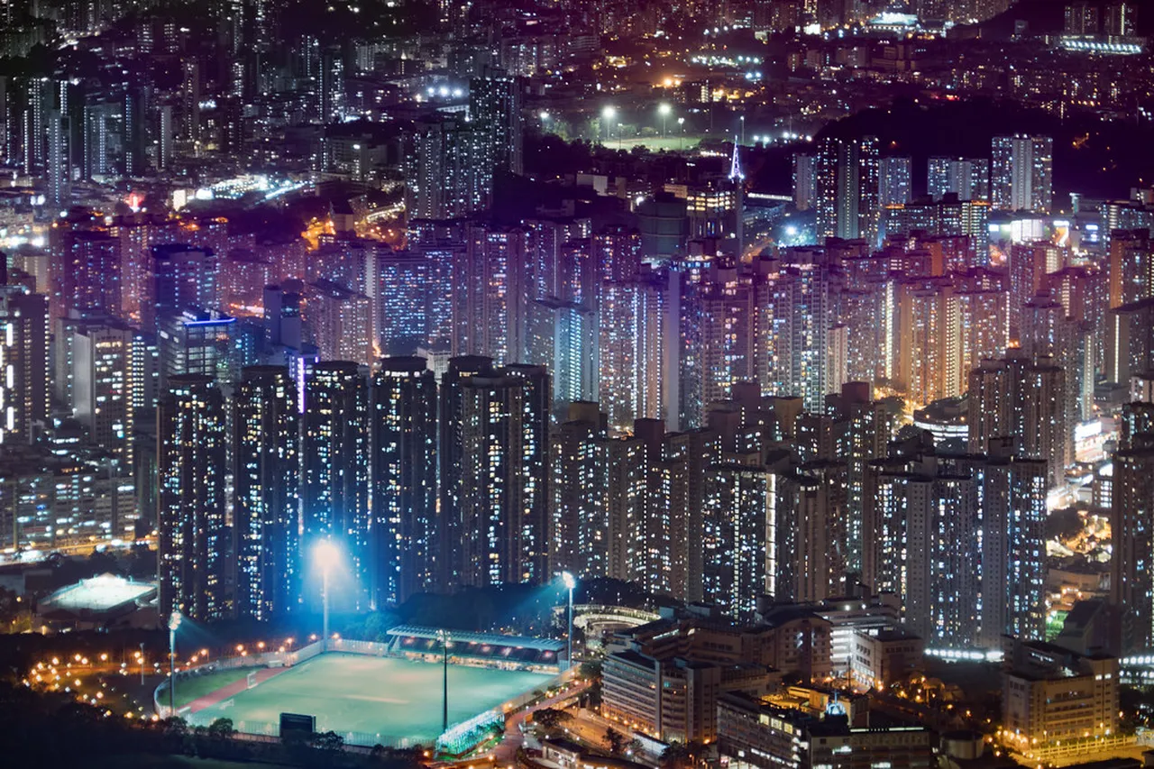 1. Rooftop Bars: Stunning Views from Above