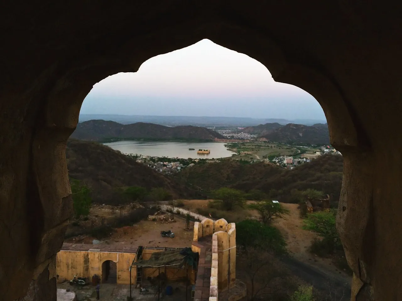 4. Stroll Through the Enchanting Hawa Mahal