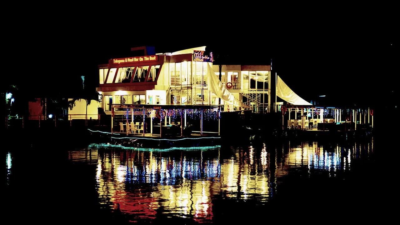 4. Savor Street Food: A Culinary Adventure After Dark