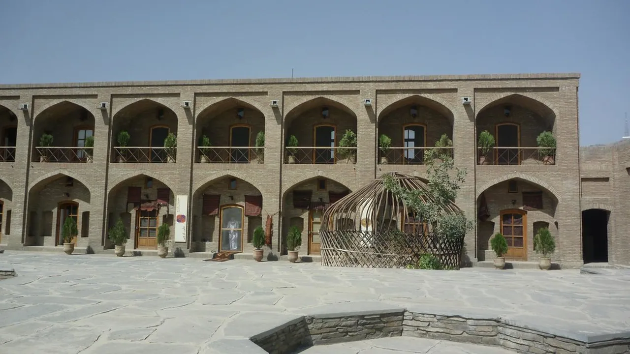 1. Exploring the Historic Bagh-e Babur: A Royal Retreat