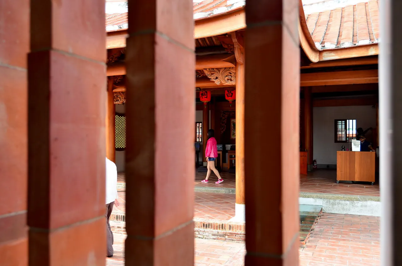 3. Explore the Historical Significance of the Fo Guang Shan Buddha Museum
