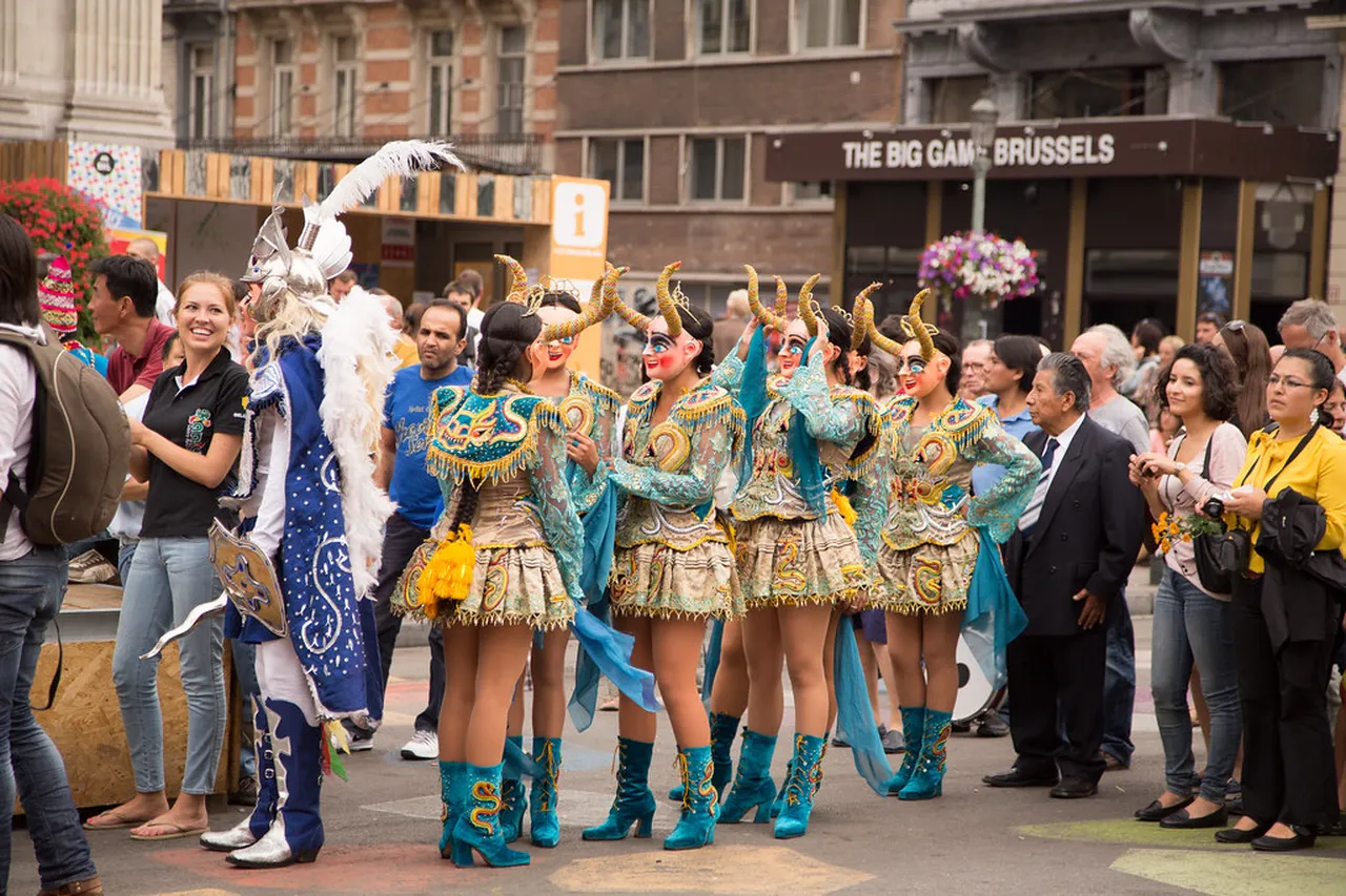 2. Día del Peatón: Transforming Streets into Festive Spaces