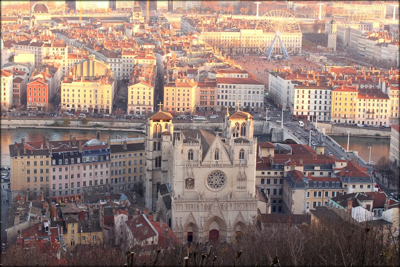 4. Exploring the Traboules: Hidden Passageways of Lyon