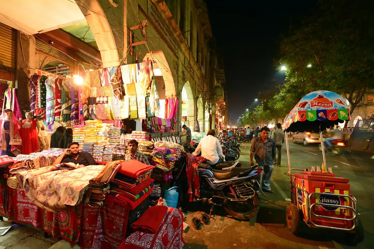 1. Gateway of India: The Iconic Symbol of Mumbai
