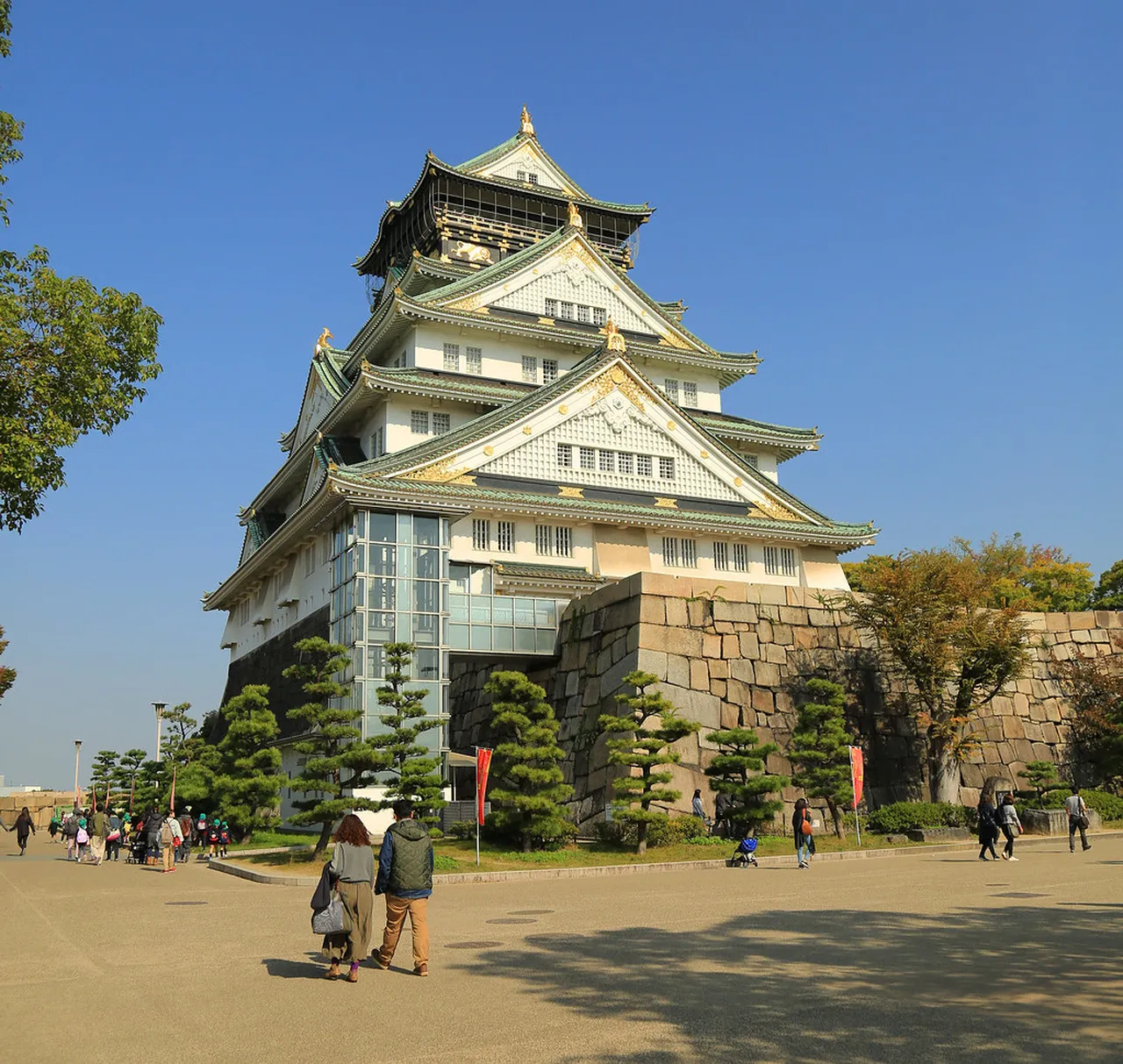 1. Osaka Castle: A Symbol of Japan’s Feudal History