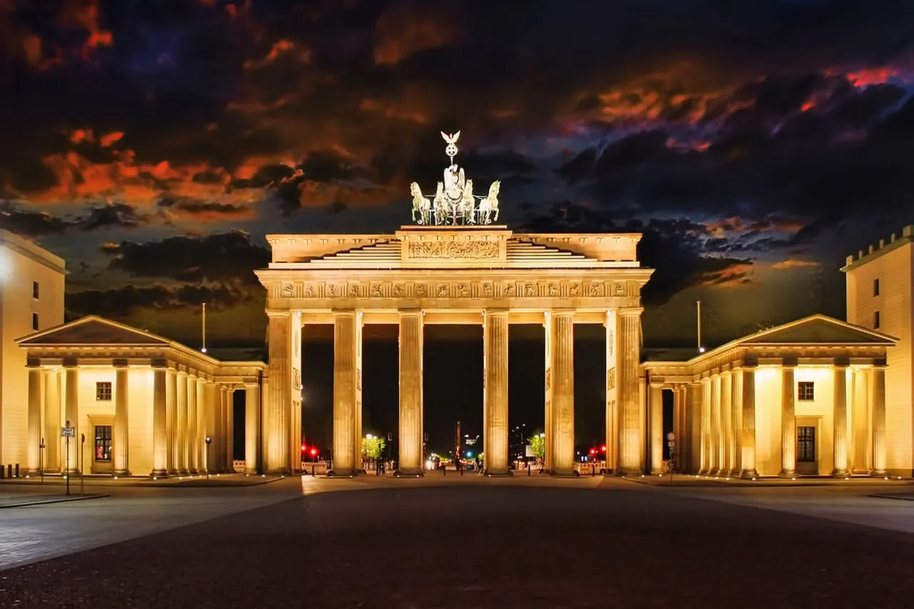 2. The Louvre Museum: Home to the World’s Greatest Art