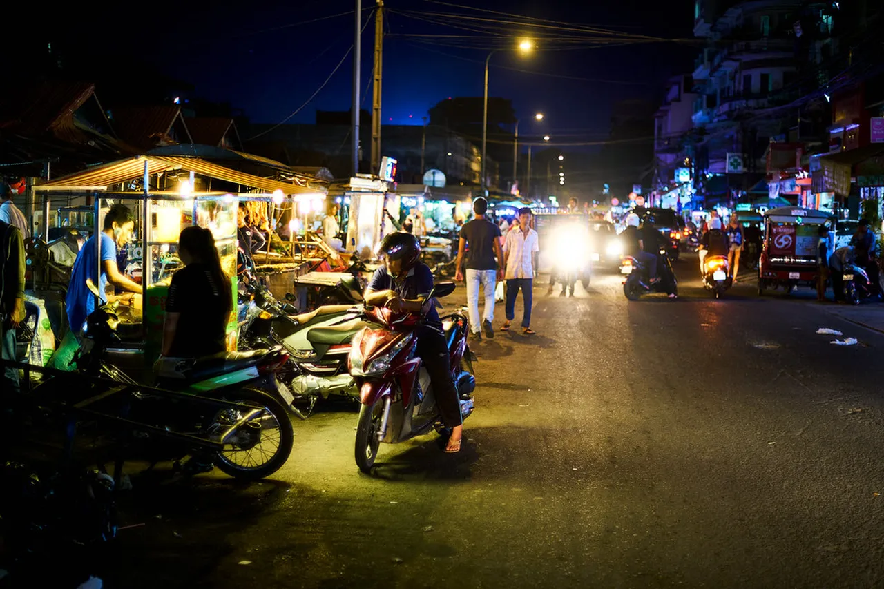 3. Exploring Phnom Penh’s Night Markets: Food, Culture, and Shopping