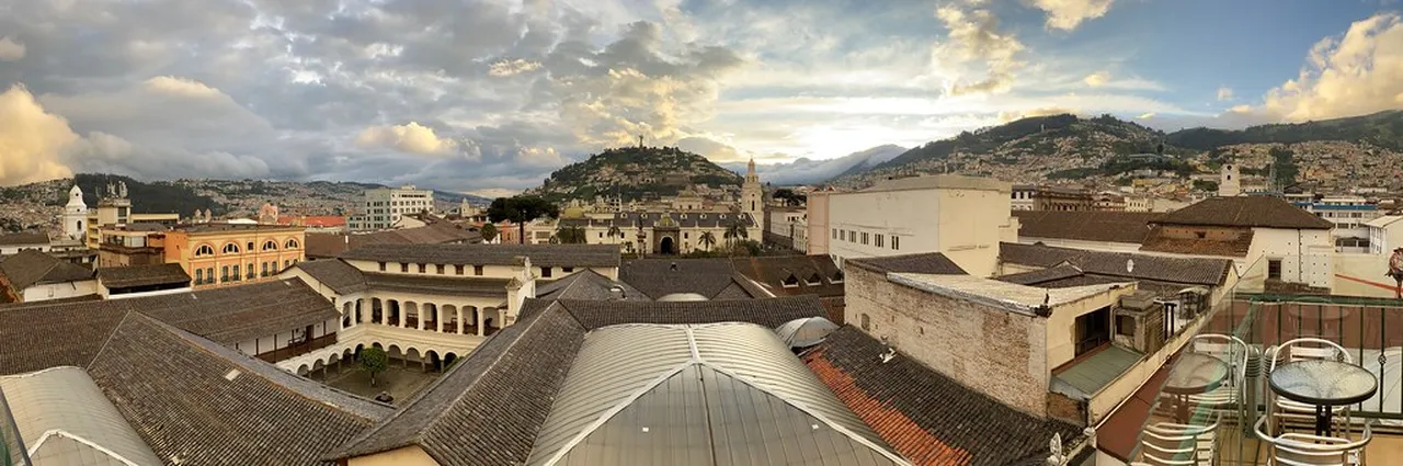 3. Experience the Striking Panecillo Hill and Its Virgin Statue