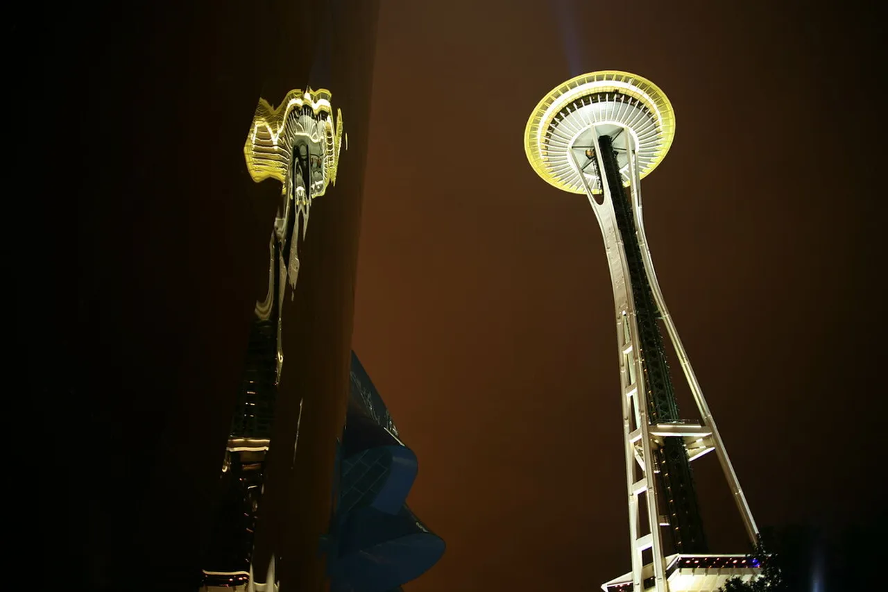 2. Strolling Through Pike Place Market: A Culinary Adventure