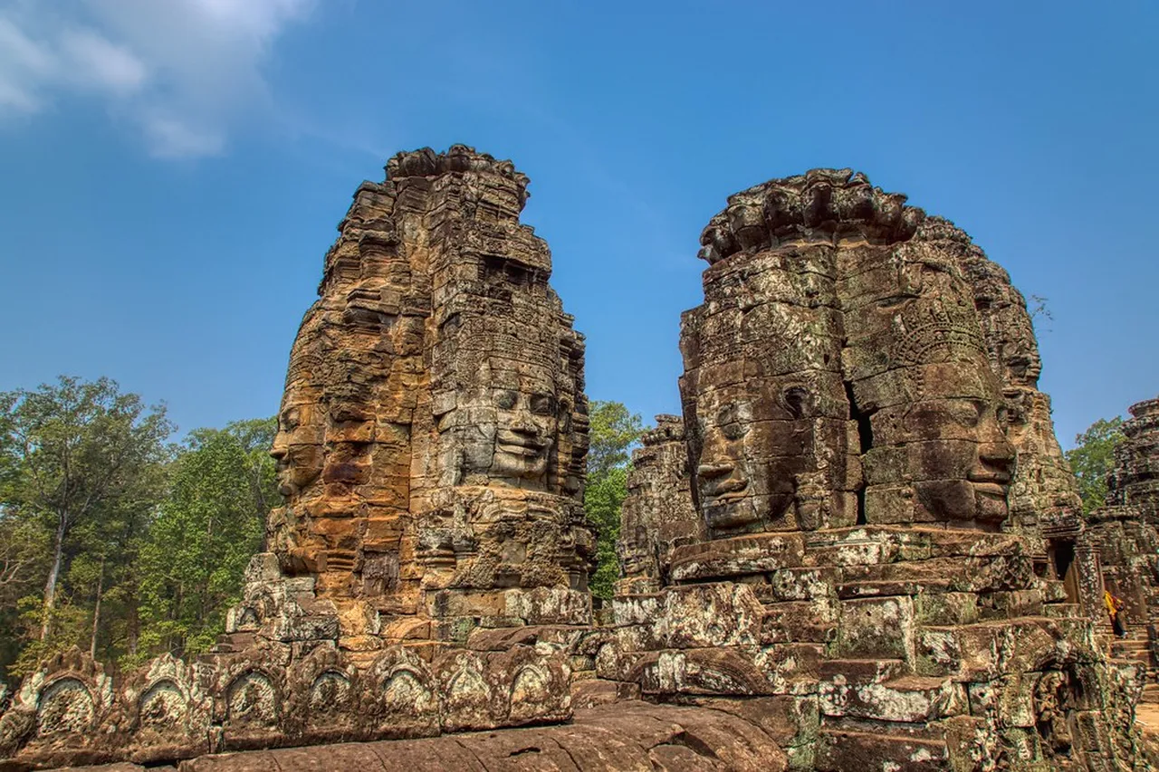2. Traditional Apsara Dance: A Journey into Khmer Heritage
