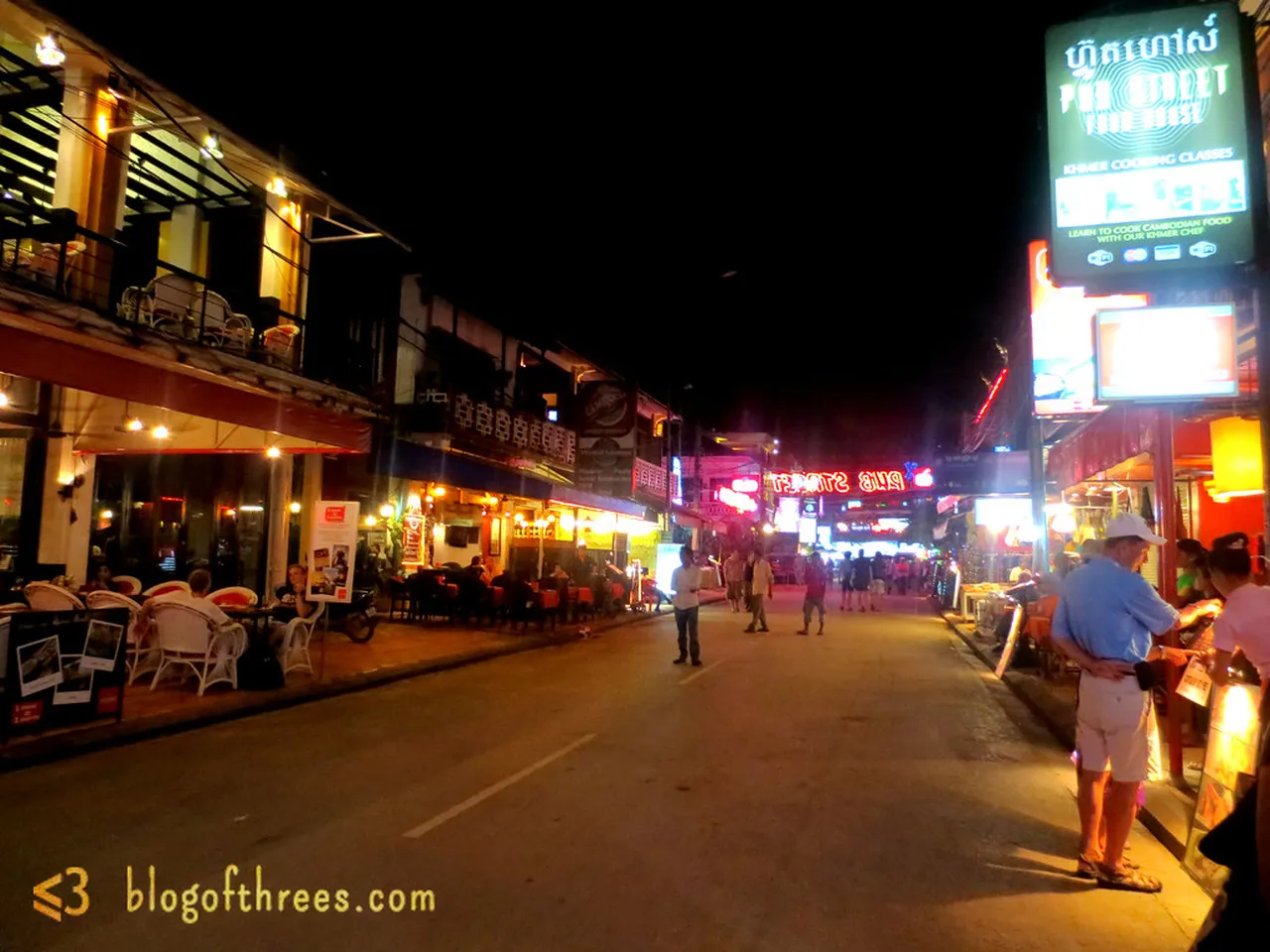 4. Cruise the Tonle Sap Lake: Dinner on the Water Under the Stars