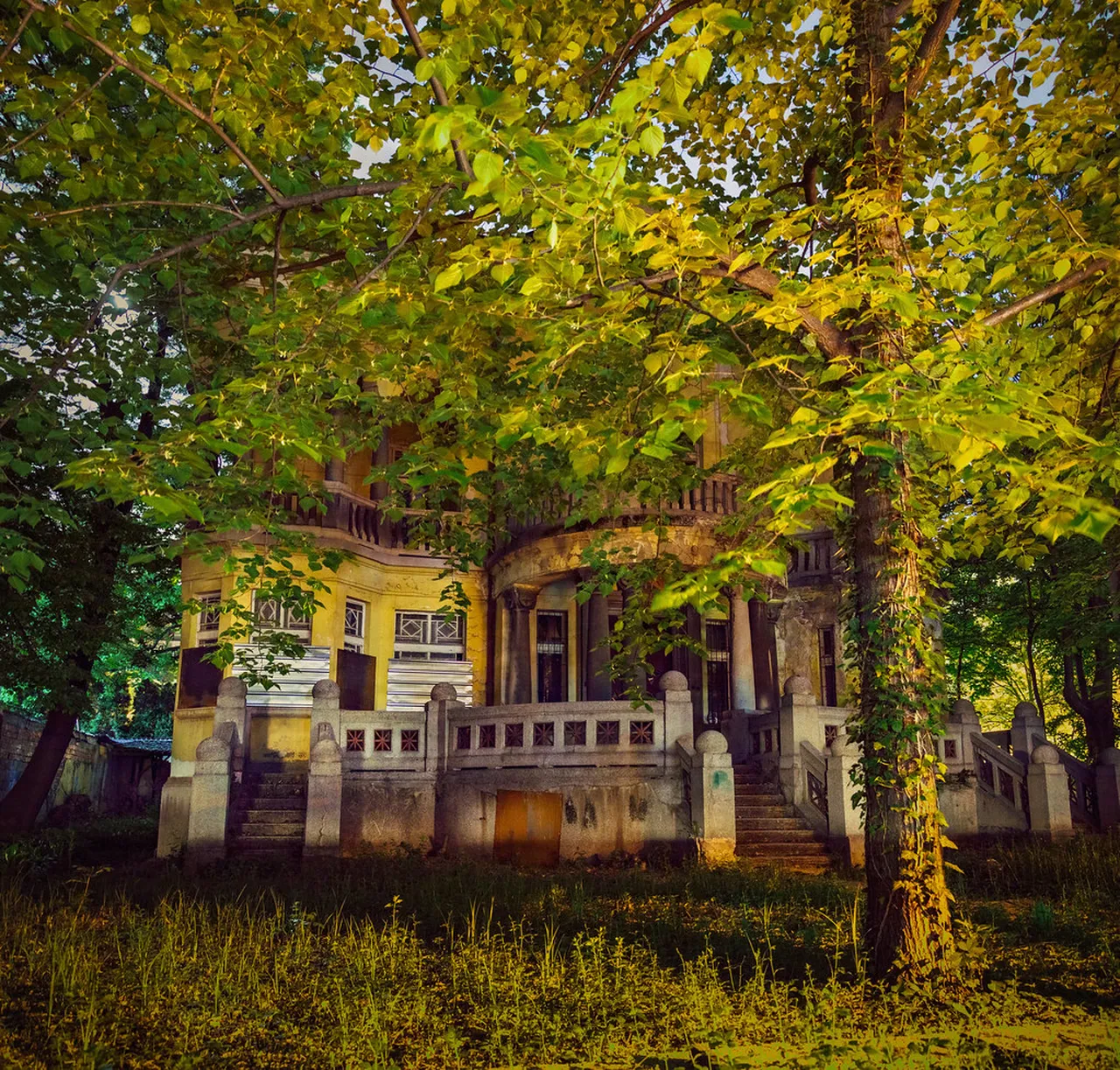 4. The National Palace of Culture: A Modern Architectural Marvel