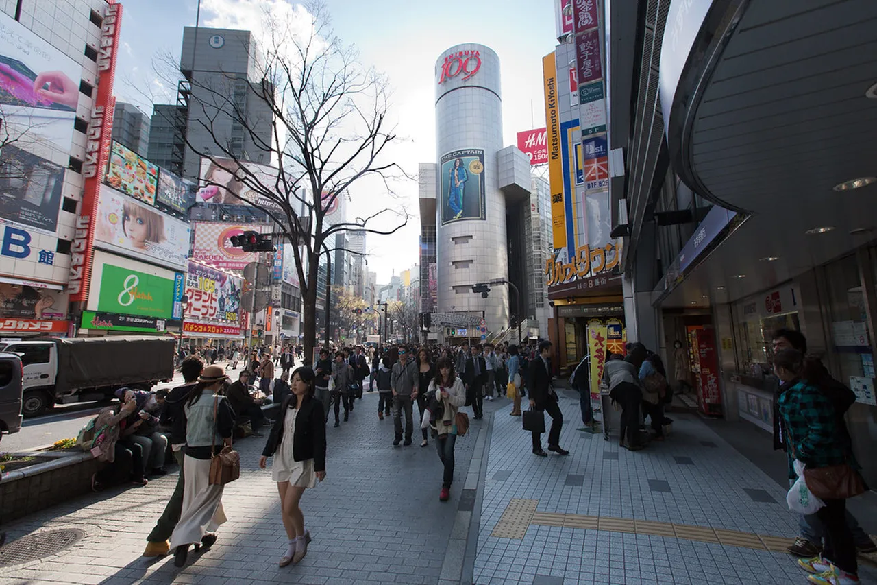 3. Delight in Tsukiji Outer Market: A Food Lover’s Paradise