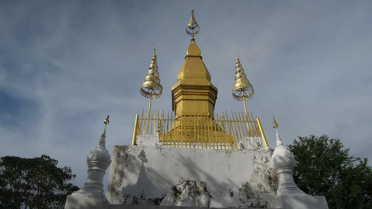 5. Stroll Along the Mekong Riverfront: A Scenic Retreat