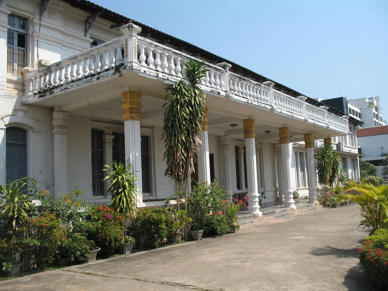 3. Experience the Local Vibe at Talat Sao Morning Market