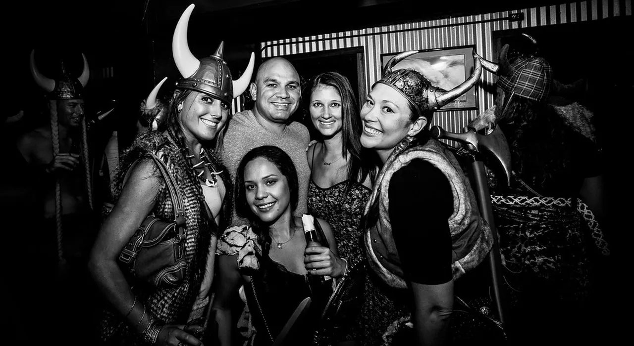 2. Dancing the Night Away: Top Nightclubs in Waikiki
