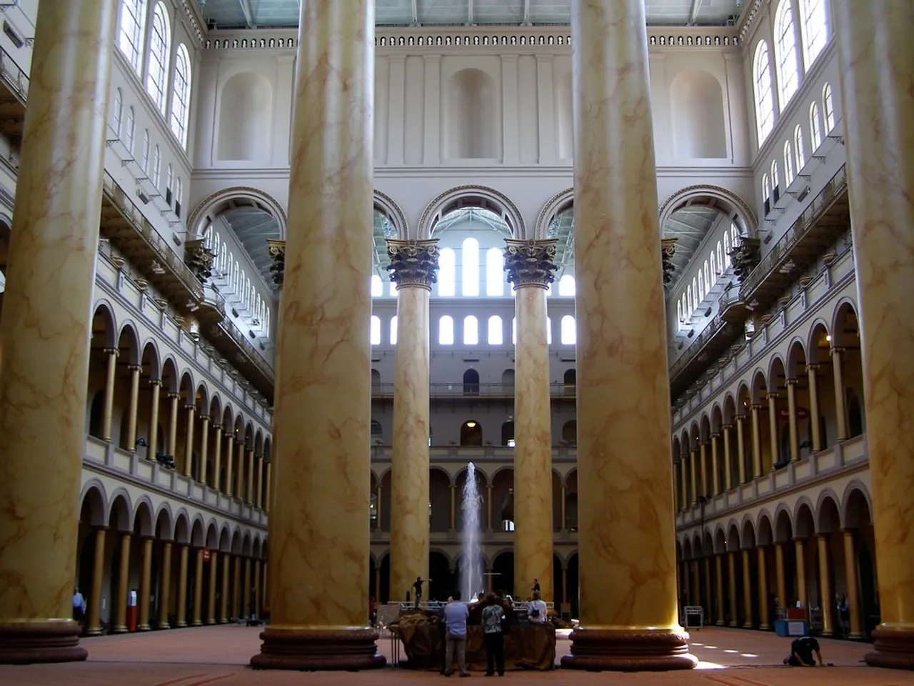 1. Discover the National Mall: Strolling Through American History