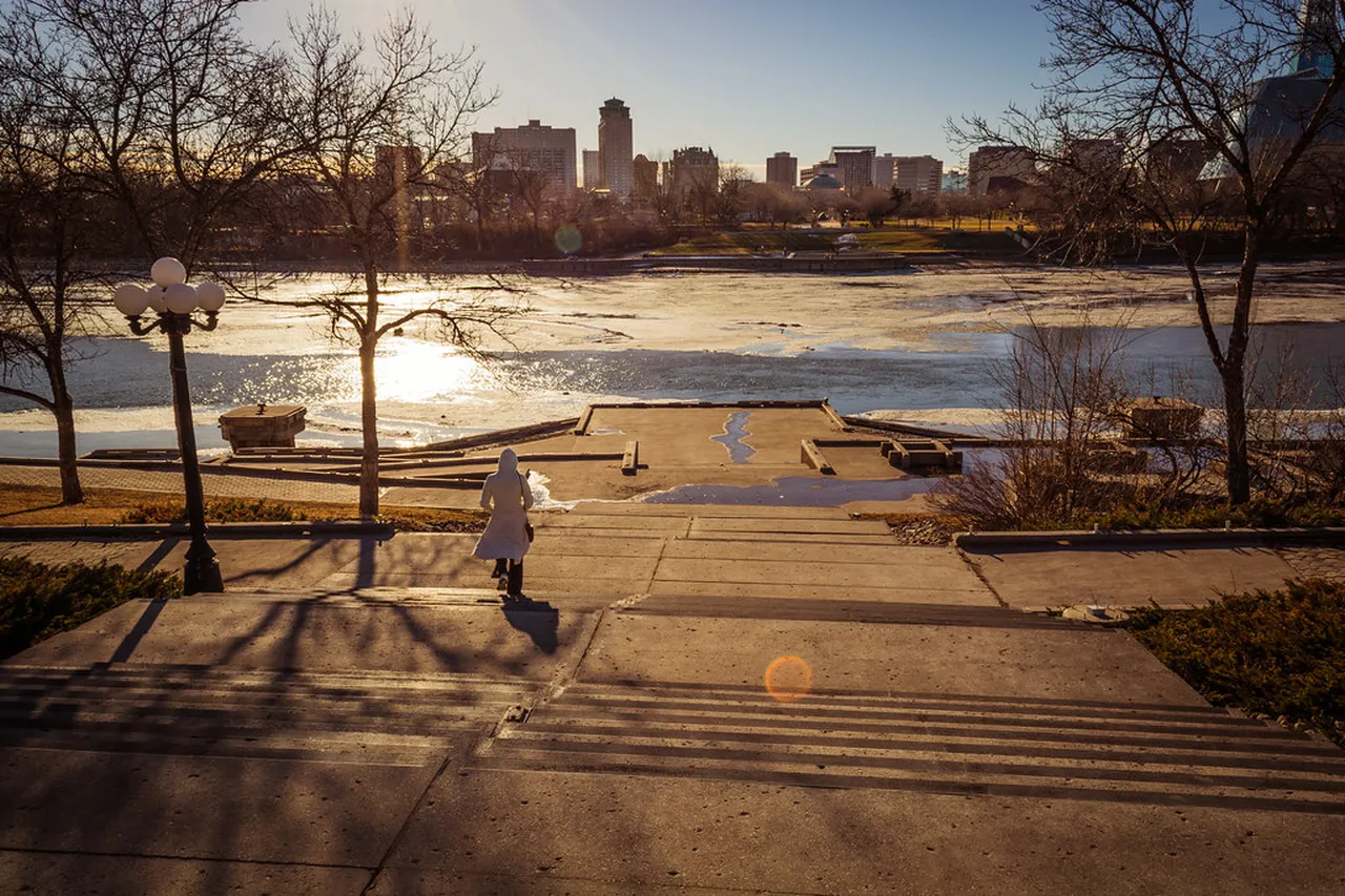 5. Unwind at The Exchange District: A Blend of History and Modern Culture