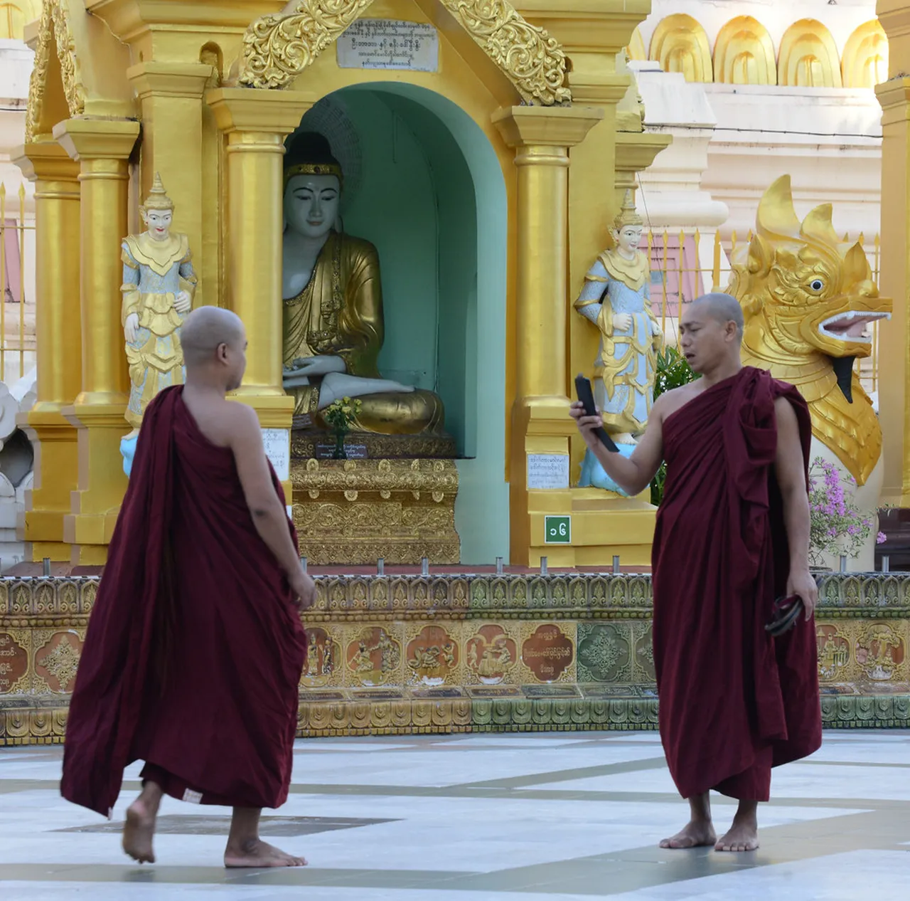3. Botahtaung Pagoda: A Unique Riverside Temple Experience