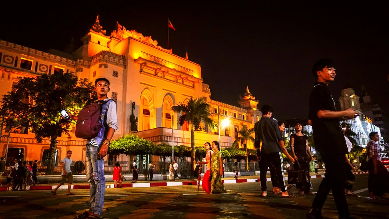 2. Sule Pagoda: A Centerpiece of Religious and Political Life