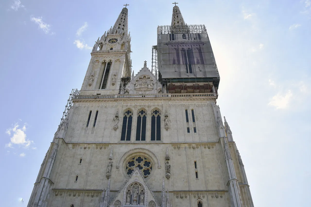 2. Stroll Through Ban Jelačić Square: The Heart of the City