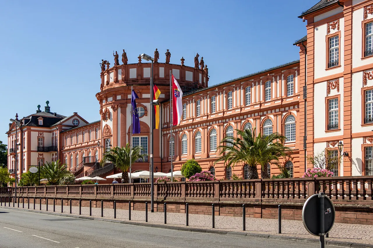 3. Explore the Stunning Aachen Town Hall