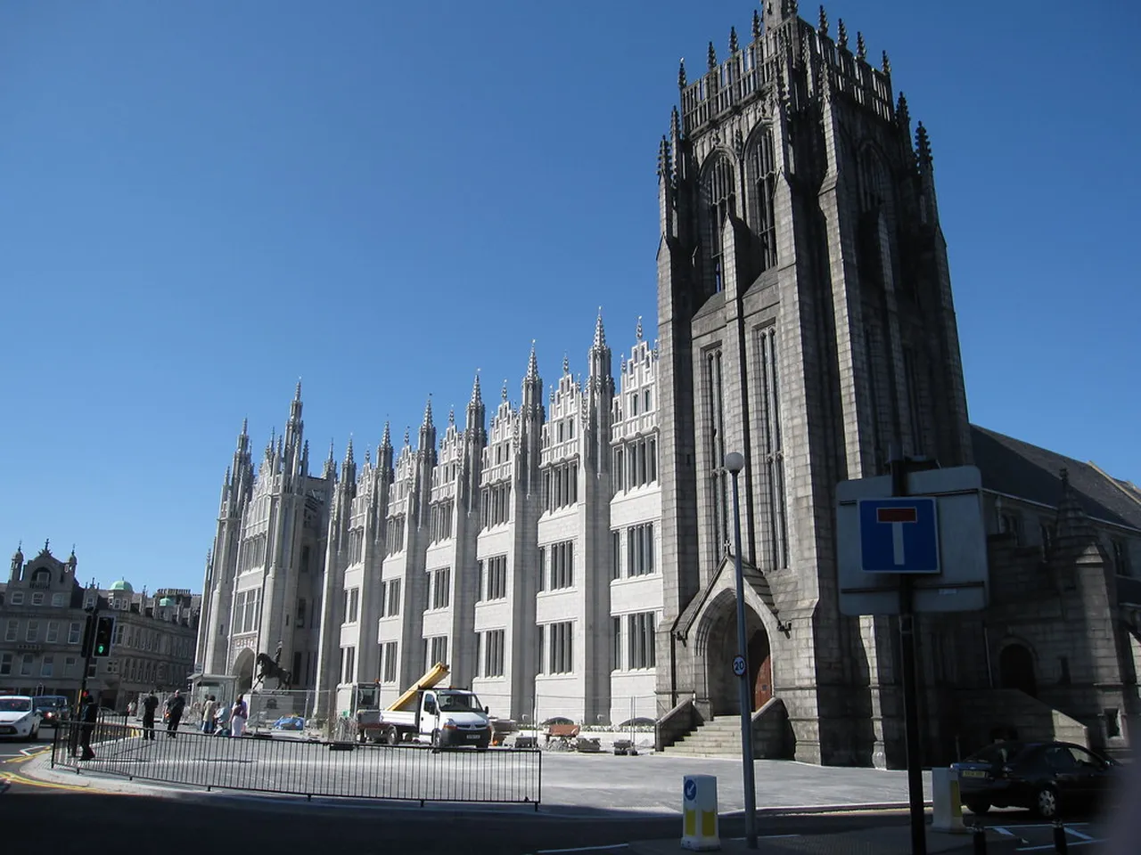 5. The Aberdeen Art Fair: A Hub for Creativity and Local Artists