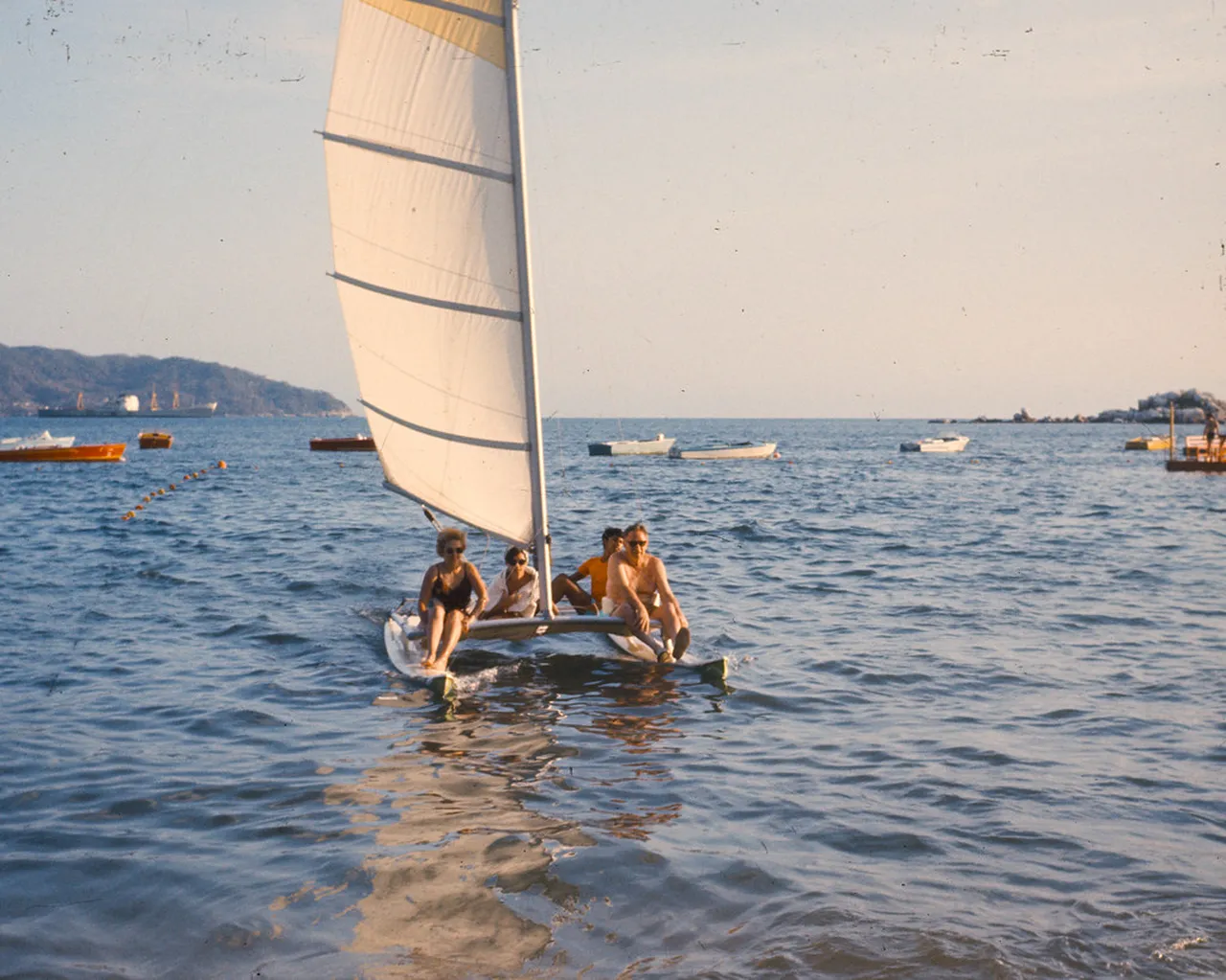 2. Thrilling Water Sports: Jet Skiing and Parasailing in Acapulco