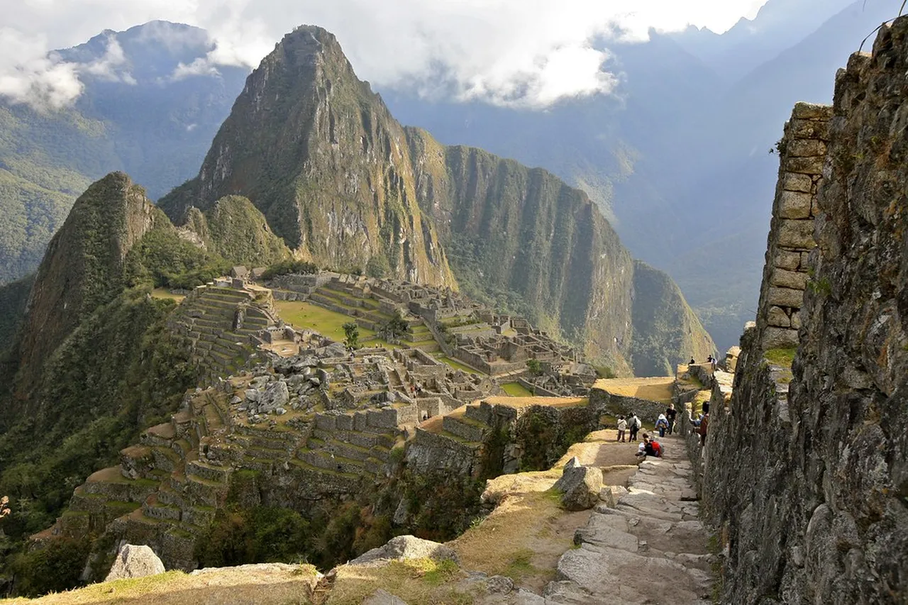 3. Dining on Traditional Peruvian Cuisine: A Culinary Adventure
