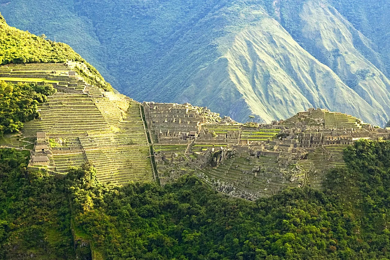 2. Experience Traditional Peruvian Cuisine at the Gastronomy Festival