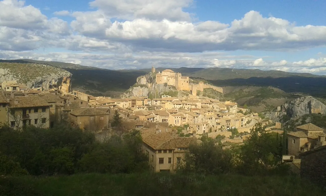 1. Unveiling the Medieval Heritage of Aínsa Culture