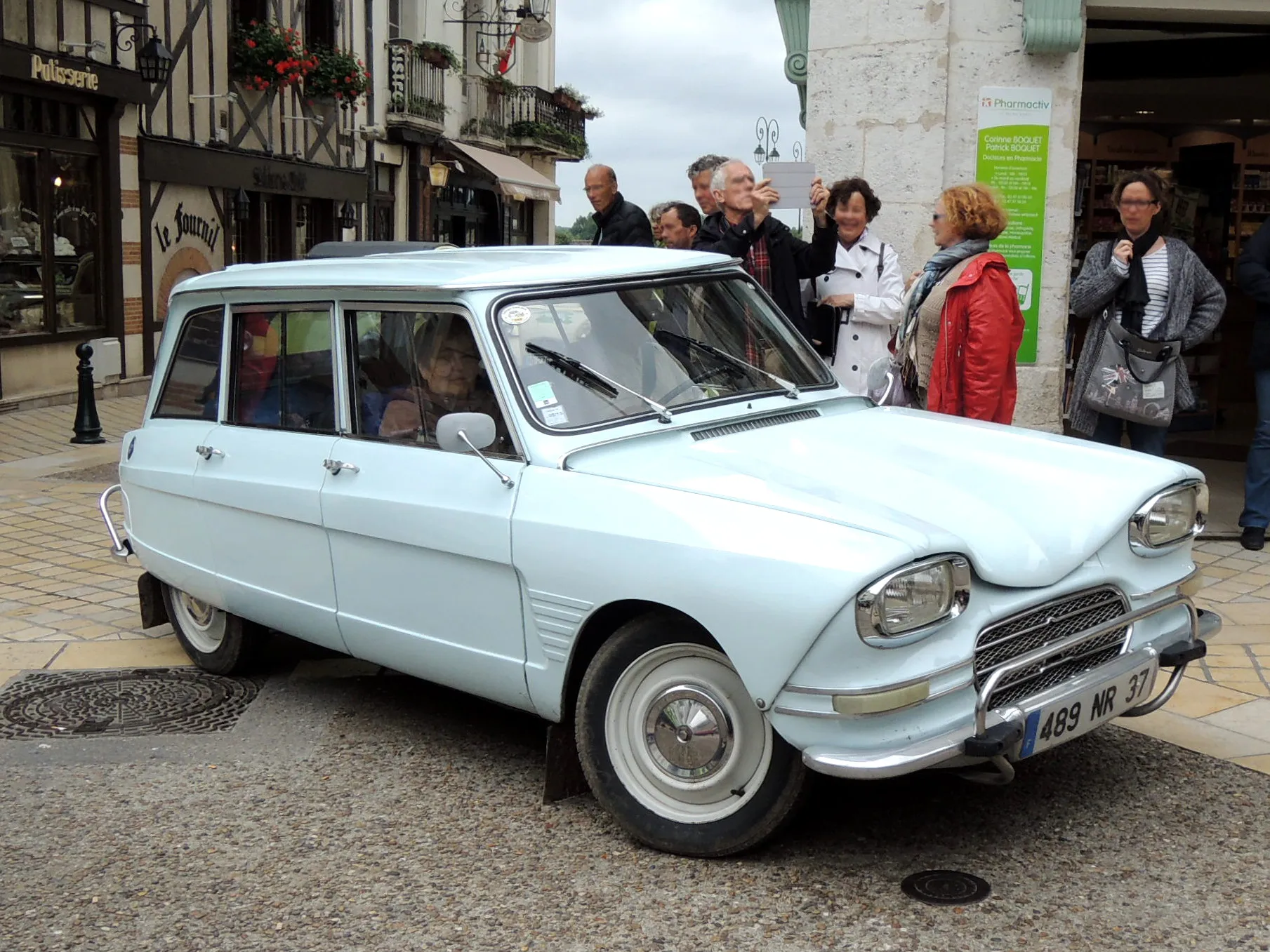 4. Experience the Amboise Christmas Market: A Festive Wonderland