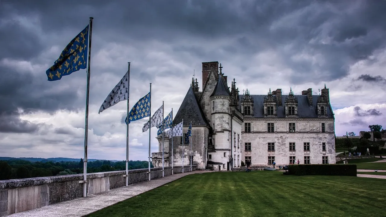5. The Remparts: Walking Along Amboise’s Ancient Walls