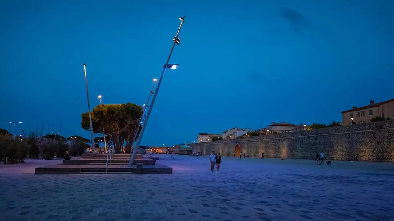 5. Rooftop Lounges: Stunning Views of Antibes at Night