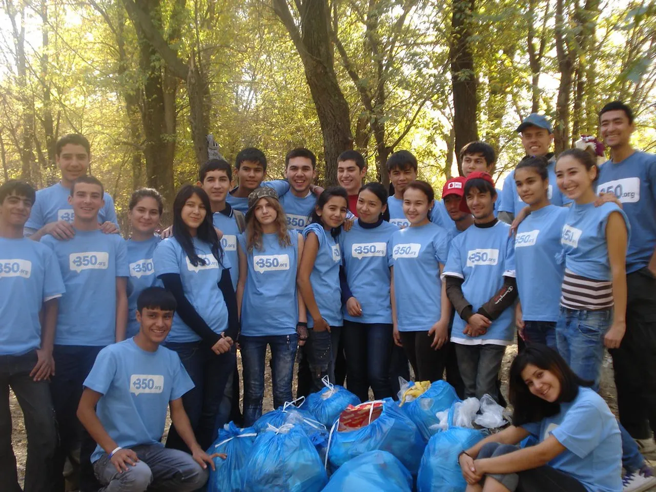 4. The Altyn Asyr Trade Fair: Experience Local Crafts and Goods